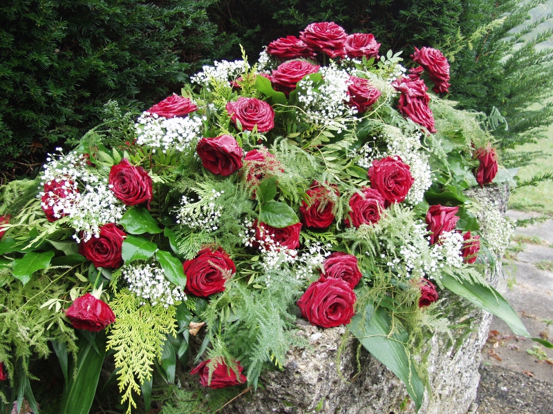 funeraire-VINON SUR VERDON-min_roses-61203